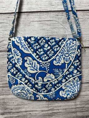 Vera Bradley crossbody bag in Blue Lagoon quilted pattern